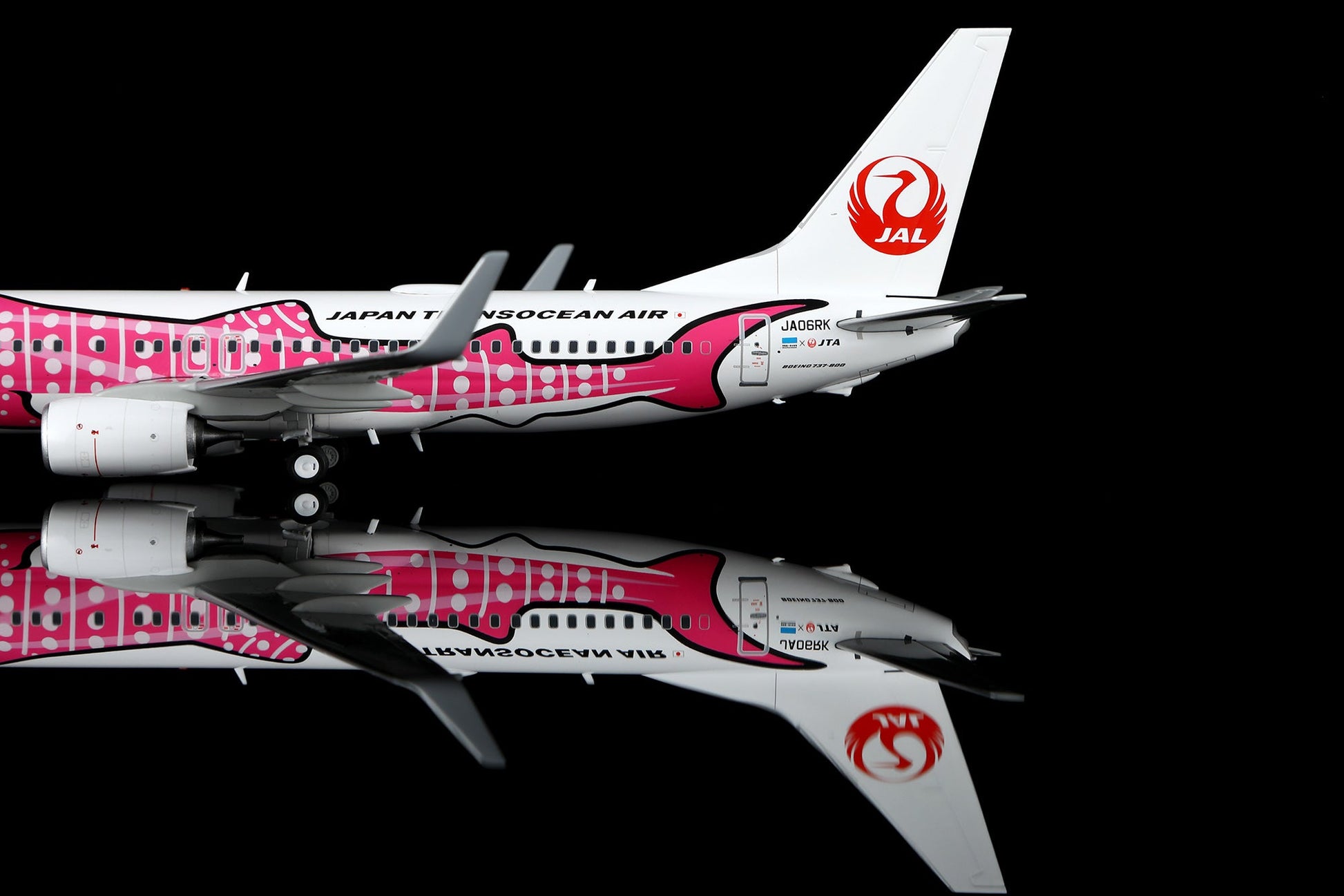 Pre-Order SQ Wings L2349 1:200 Japan Transocean Air B737-800 JA06RK Sakura Jimbei