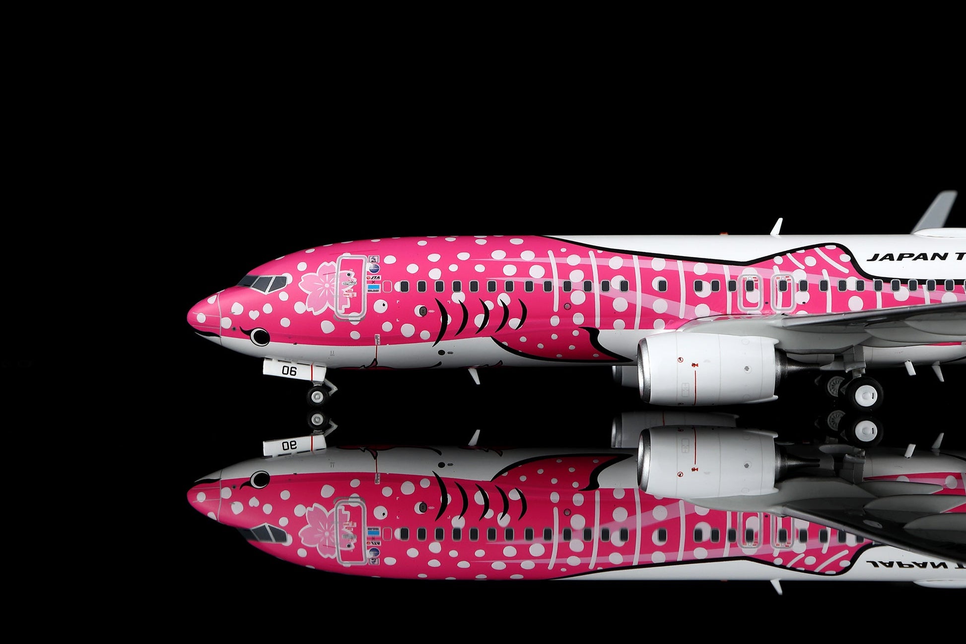 Pre-Order SQ Wings L2349 1:200 Japan Transocean Air B737-800 JA06RK Sakura Jimbei