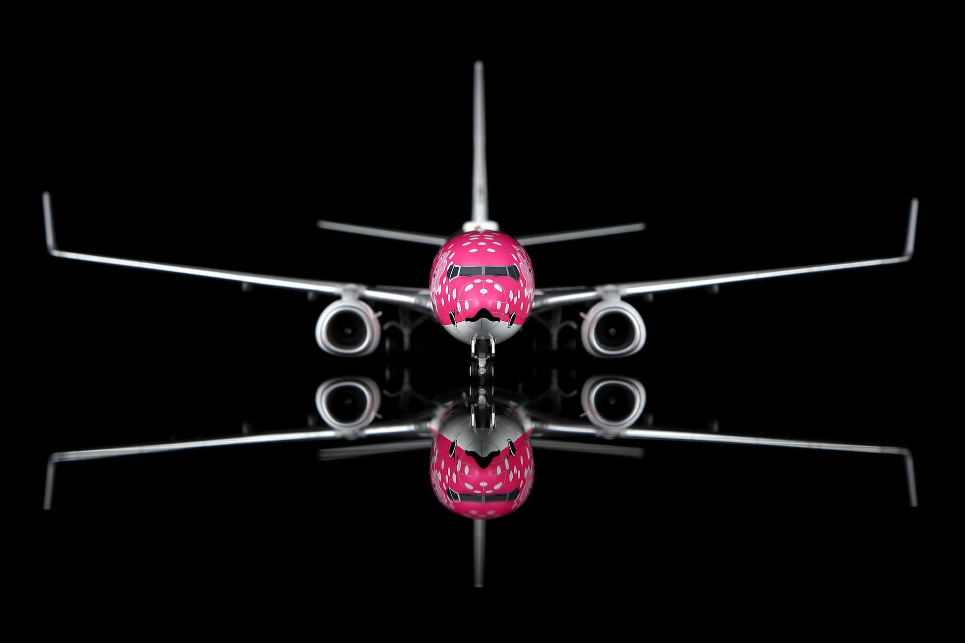 Pre-Order SQ Wings L2349 1:200 Japan Transocean Air B737-800 JA06RK Sakura Jimbei