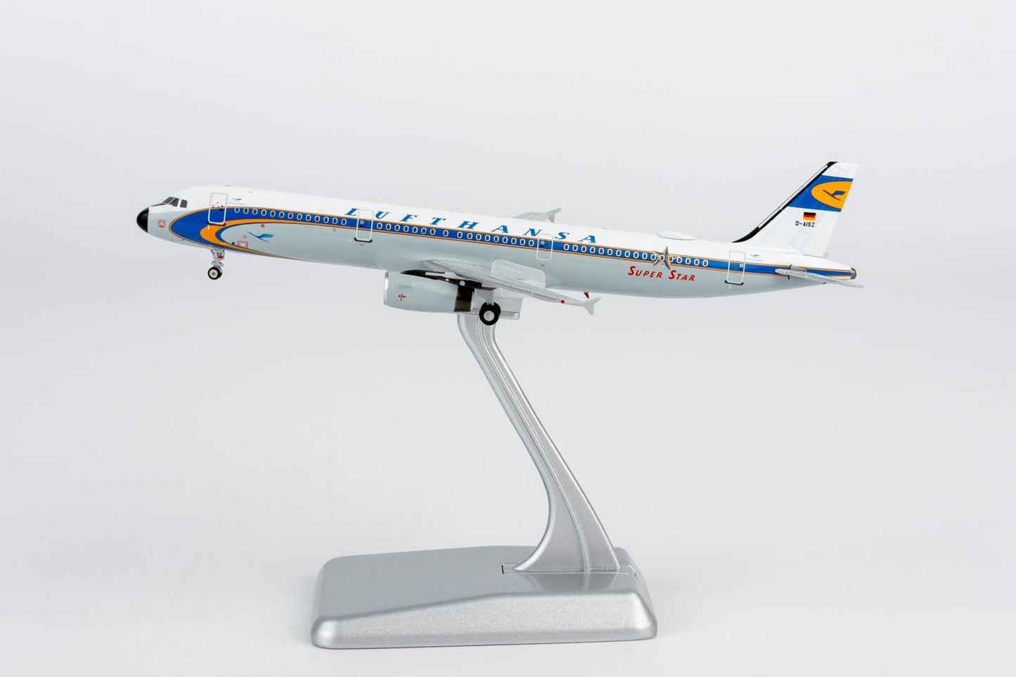 Pre-Order [ULTIMATE] NG Models 13159 1:400 Lufthansa A321-200 D-AISZ Super Star heritage livery; Luxurious packaging