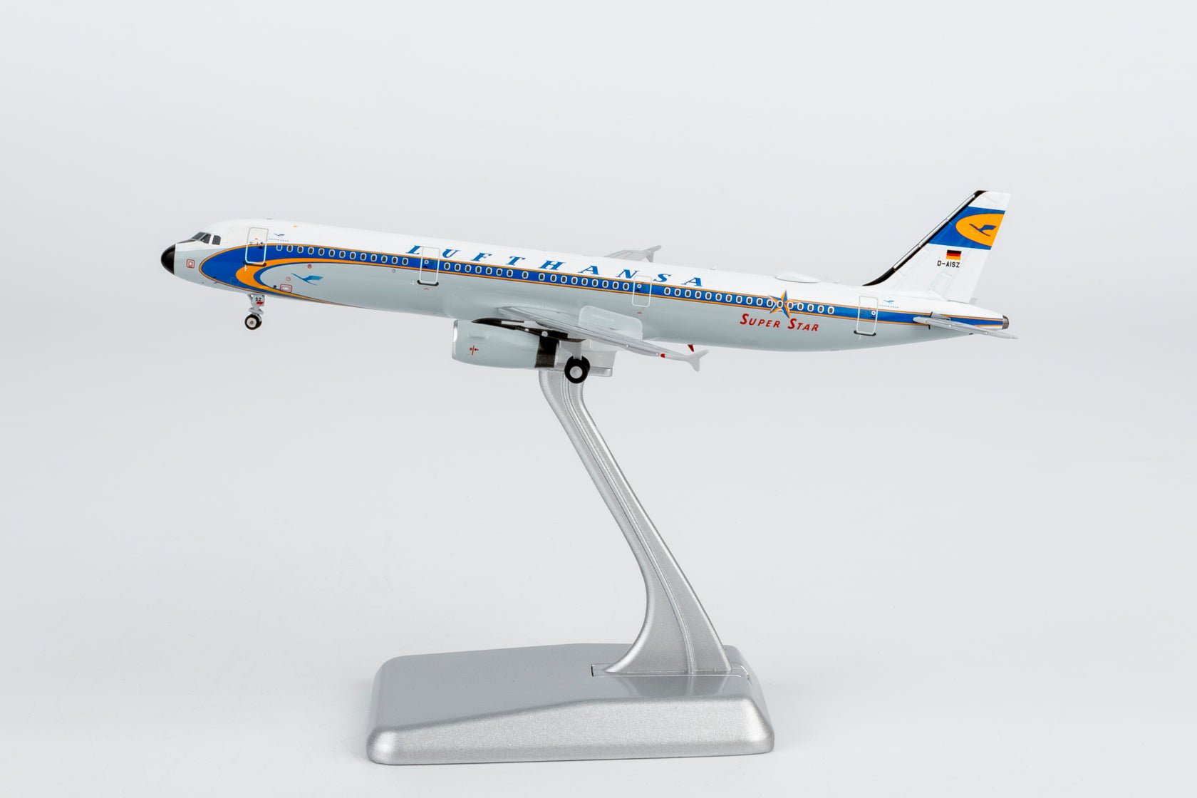 Pre-Order [ULTIMATE] NG Models 13159 1:400 Lufthansa A321-200 D-AISZ Super Star heritage livery; Luxurious packaging