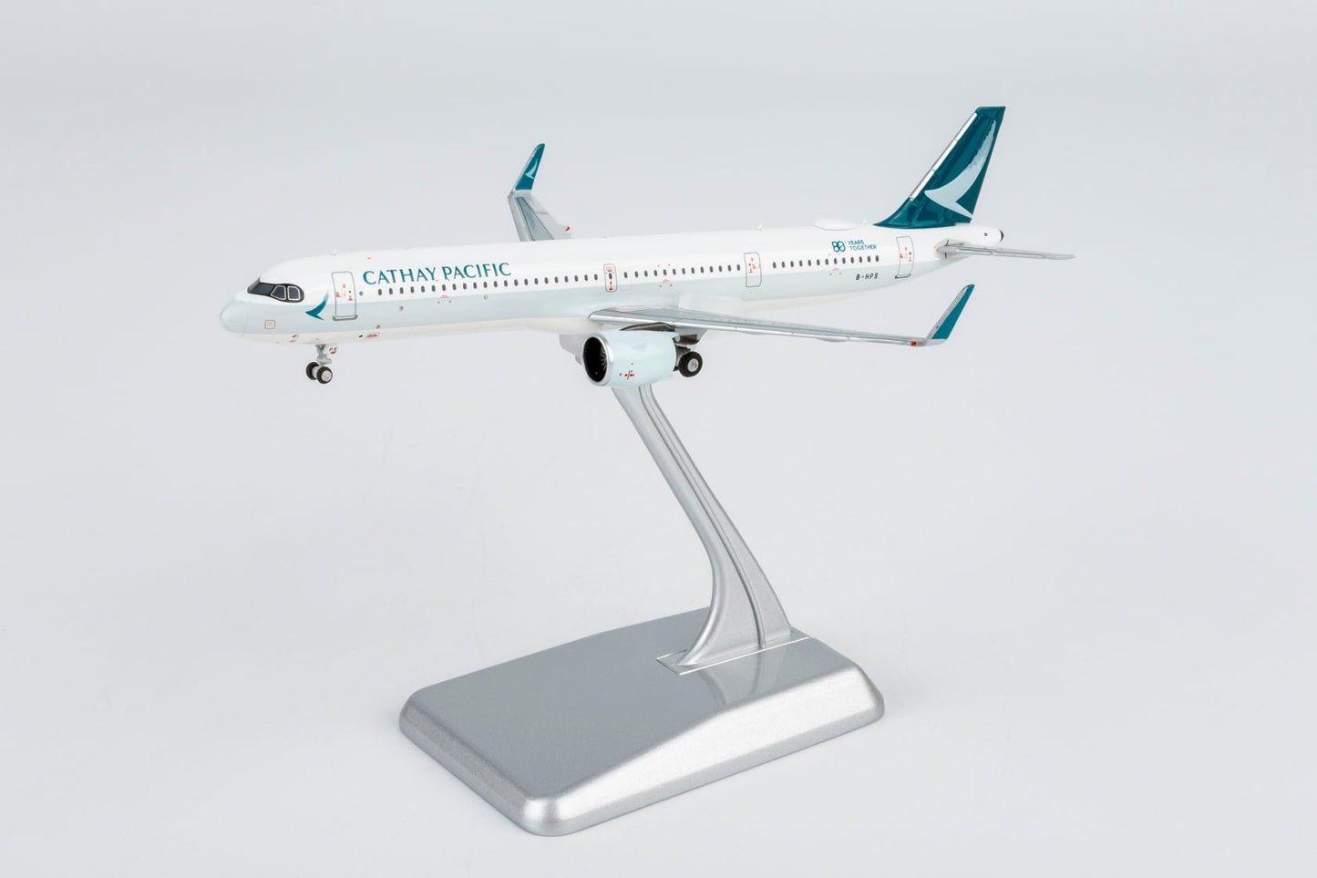 Pre-Order [ULTIMATE] NG Models 13164 1:400 Cathay Pacific Airways A321neo B-HPS "80 Years Together" sticker; Luxurious packaging