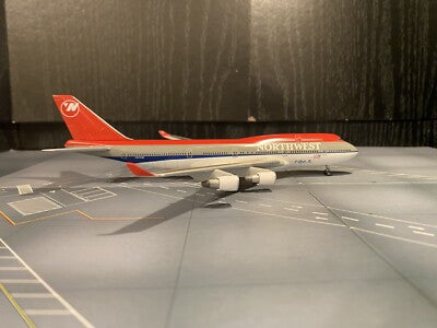 Dragon 55470 1:400 Northwest Boeing 747-200F