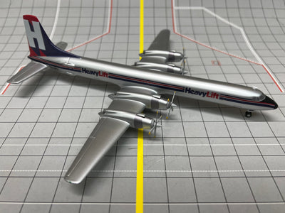 Sky Classics 1:200 Canadair CL - 44J "Heavylift"