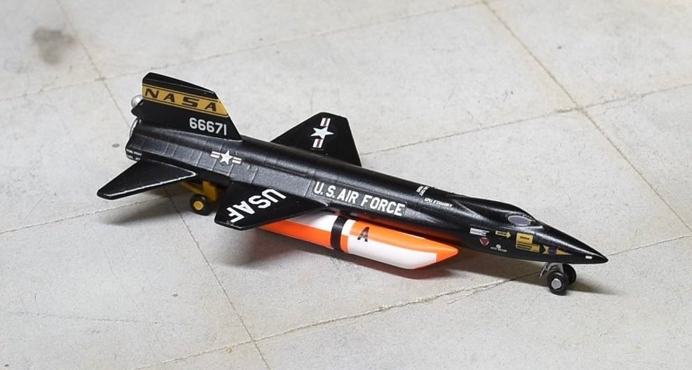 Sky Classics 1:200 North American X - 15 566671 Black & Orange NMUSAF