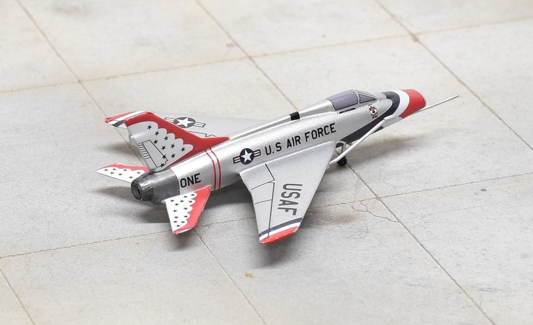 Sky Classics 1:200 SCF100TB01 F - 100 Super Sabre Thunderbirds 1