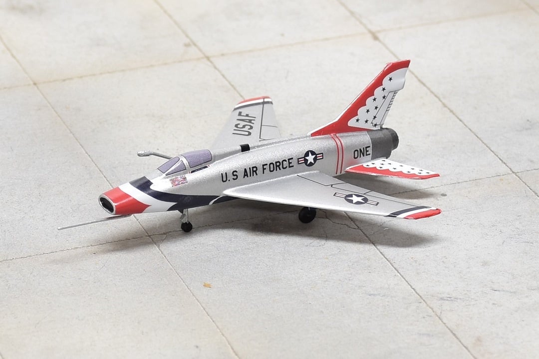 Sky Classics 1:200 SCF100TB01 F - 100 Super Sabre Thunderbirds 1