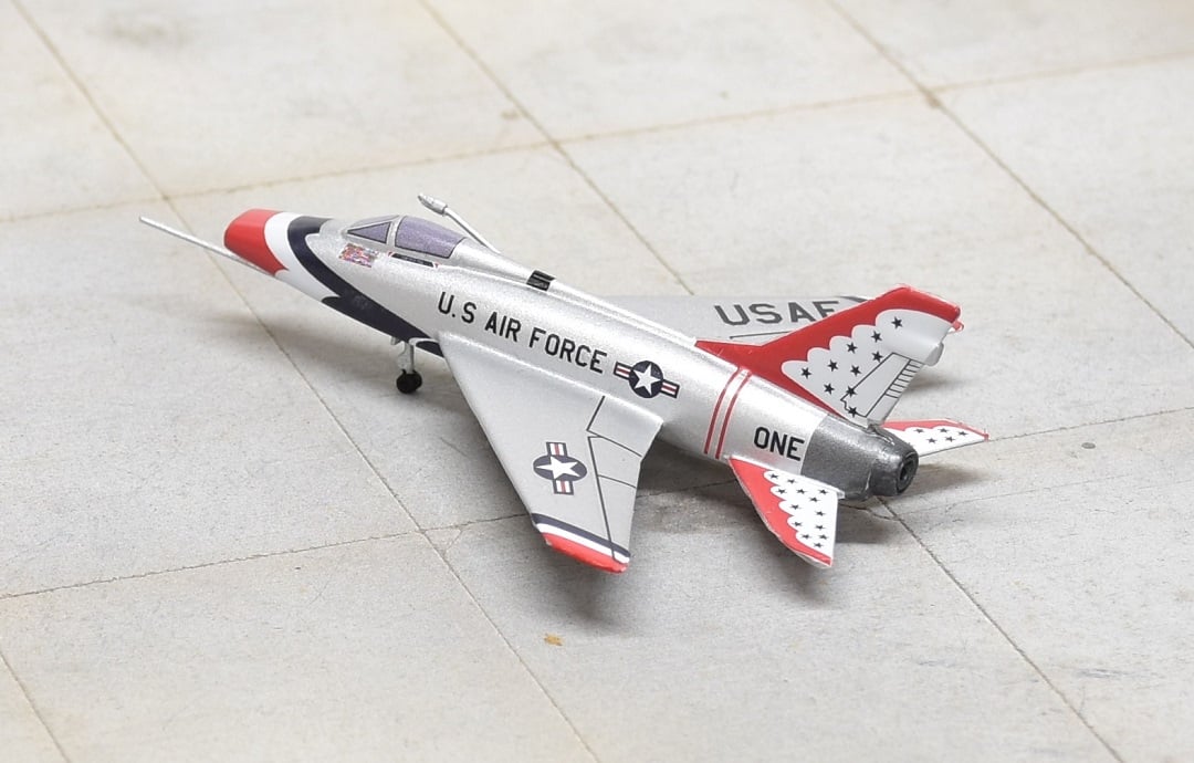 Sky Classics 1:200 SCF100TB01 F - 100 Super Sabre Thunderbirds 1