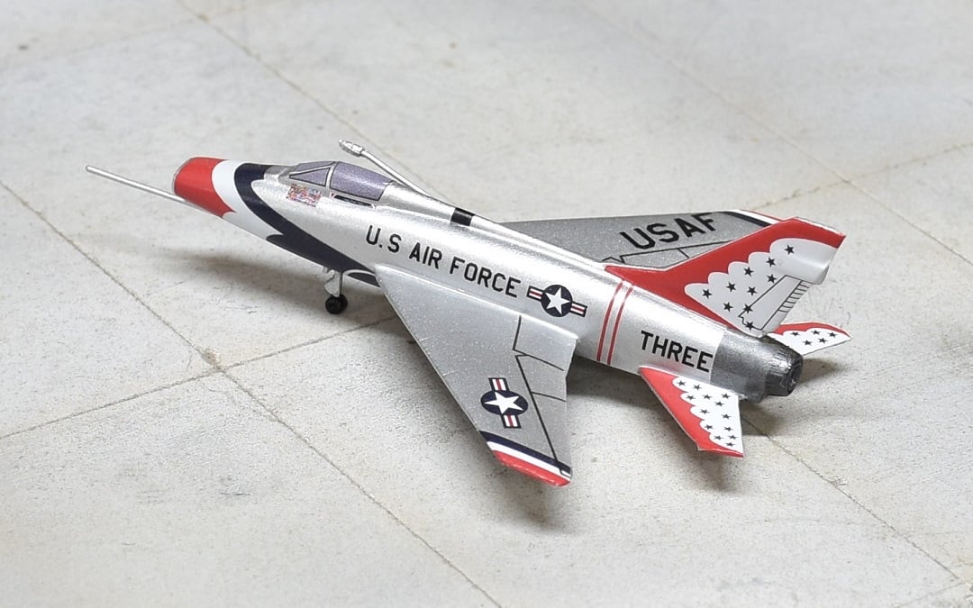 Sky Classics 1:200 SCF100TB03 F - 100 Super Sabre Thunderbirds 3