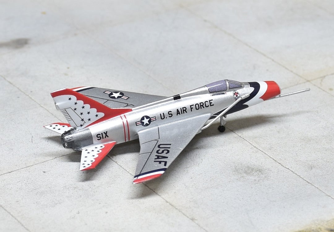 Sky Classics 1:200 SCF100TB06 F - 100 Super Sabre Thunderbirds 6