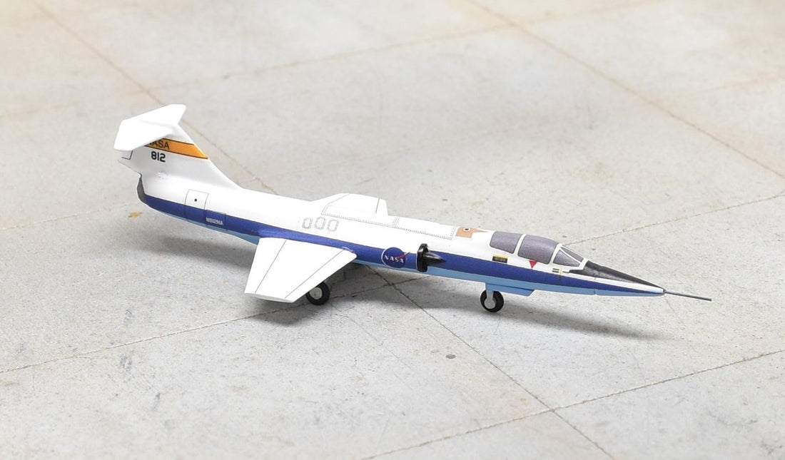 Sky Classics 1:200 SCF10402 Lockheed F-104 Starfighter NASA N812NA Whi ...