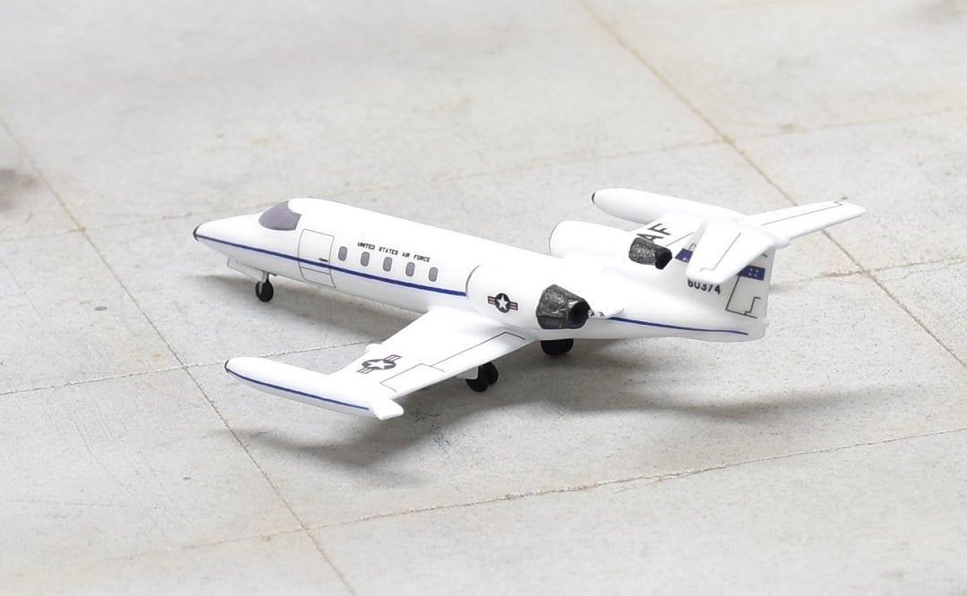 Sky Classics 1:200 SCLRJ005 Learjet C - 21A 86 - 0374 375th Air Mobility Wing, Scott AFB