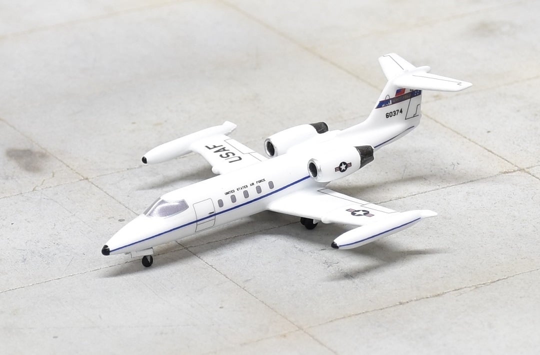 Sky Classics 1:200 SCLRJ005 Learjet C - 21A 86 - 0374 375th Air Mobility Wing, Scott AFB
