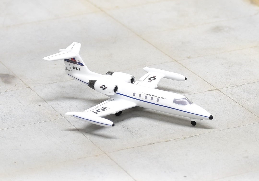 Sky Classics 1:200 SCLRJ005 Learjet C - 21A 86 - 0374 375th Air Mobility Wing, Scott AFB