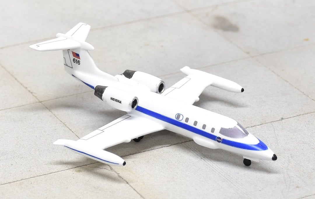 Sky Classics 1:200 SCLRJ006 Learjet 25 N616NA NASA Glenn Research Center, Lewis Field, Cleveland, Ohio 2004