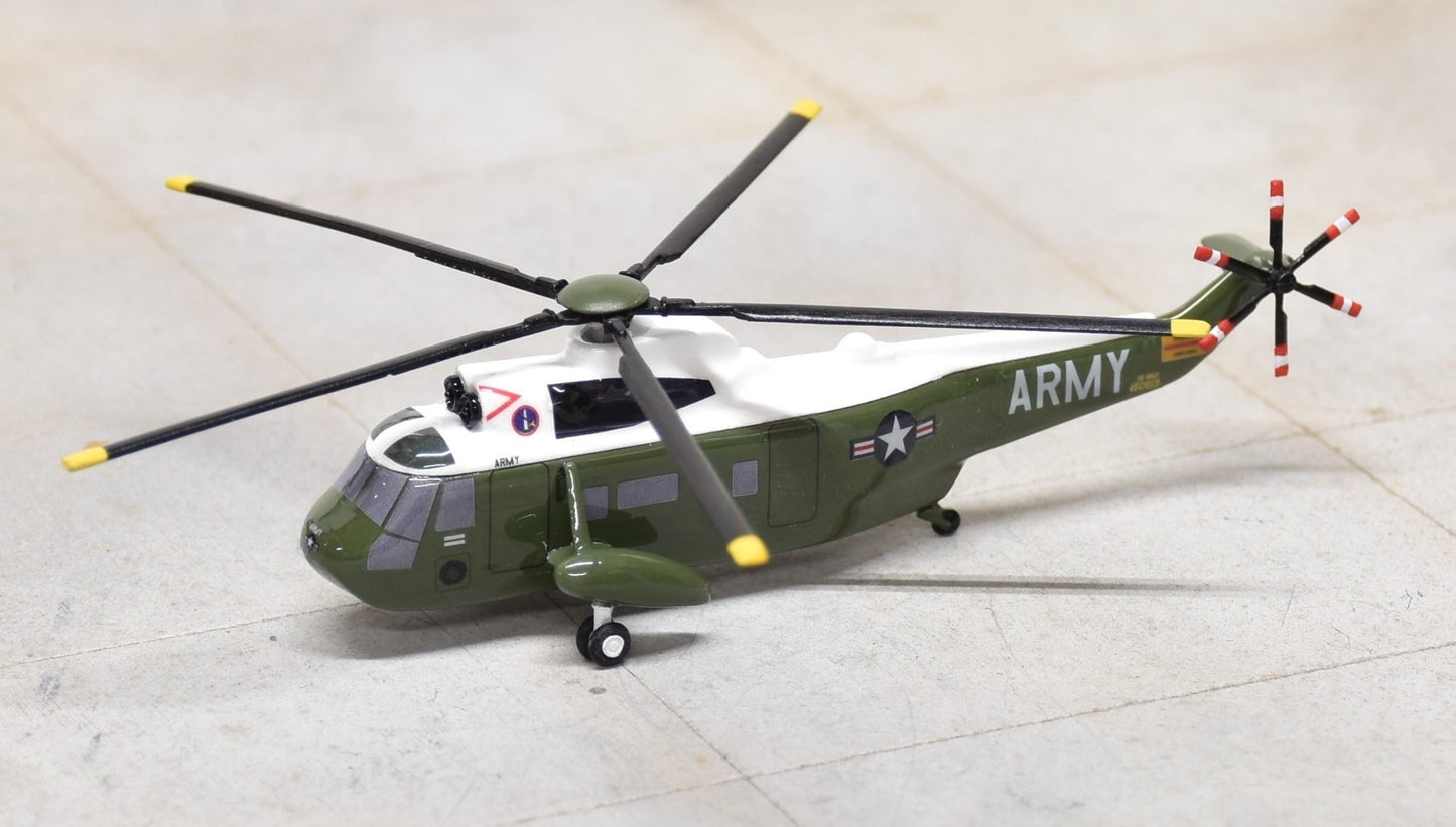 Sky Classics SC2SK04 1:200 VH - 3A Sea King US Army Presidential Flight 150613