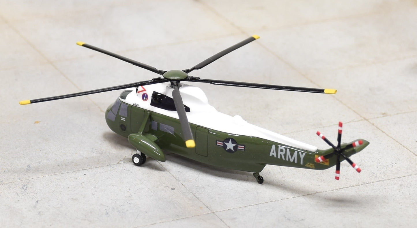 Sky Classics SC2SK04 1:200 VH - 3A Sea King US Army Presidential Flight 150613