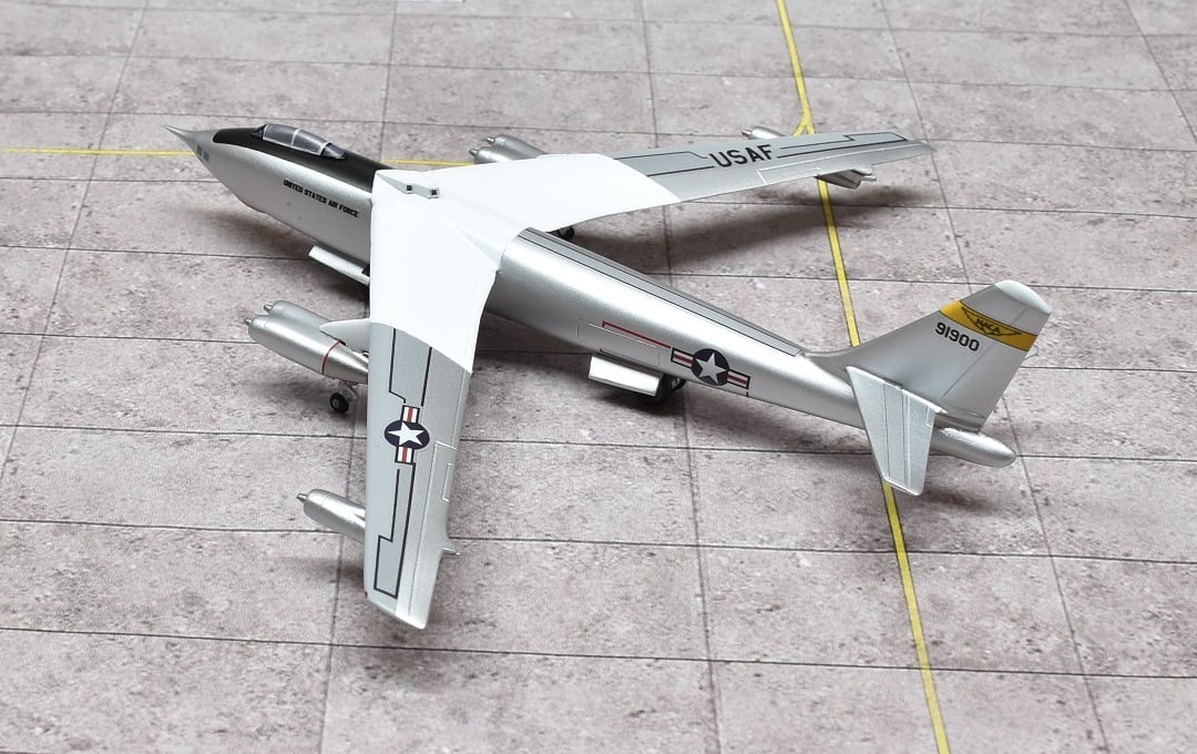 Sky Classics SCB47001 1:200 B-47A Stratojet 49-1900 NACA Edwards Air Force Base
