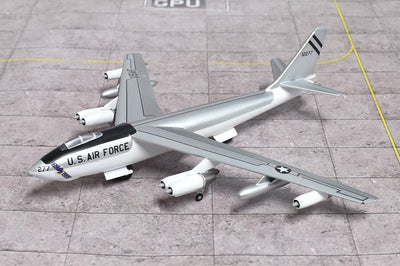 Sky Classics SCB47006 1:200 B - 47B Stratojet 51 - 2277 320th BW March AFB California
