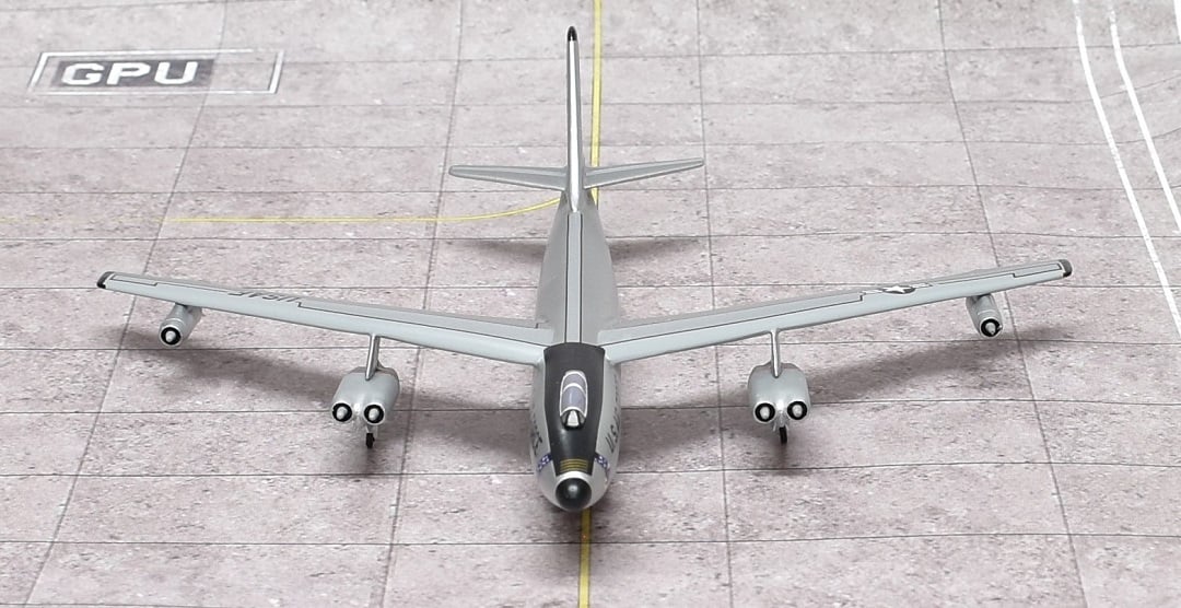 Sky Classics SCB47008 1:200 RB - 47H Stratojet 53 - 4299 55th SRW, Forbes AFB, Kansas On Display NMUSAF