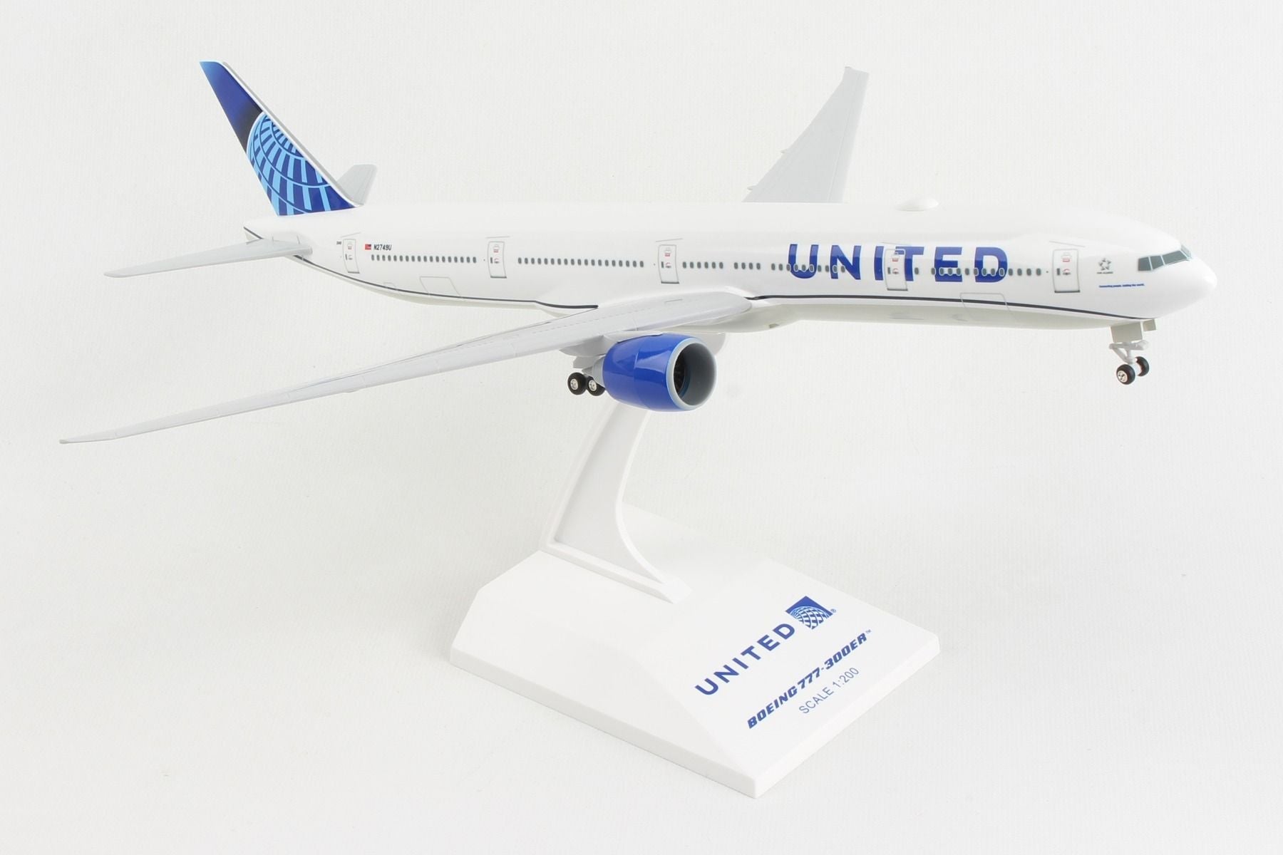 SkyMarks 1:200 SKR1054 United 777 - 300 W/Gear