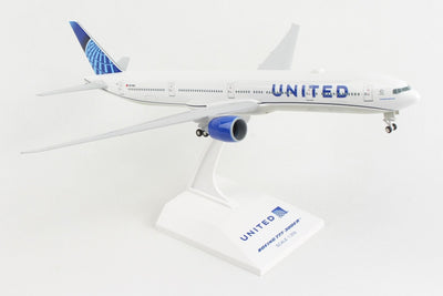 SkyMarks 1:200 SKR1054 United 777 - 300 W/Gear