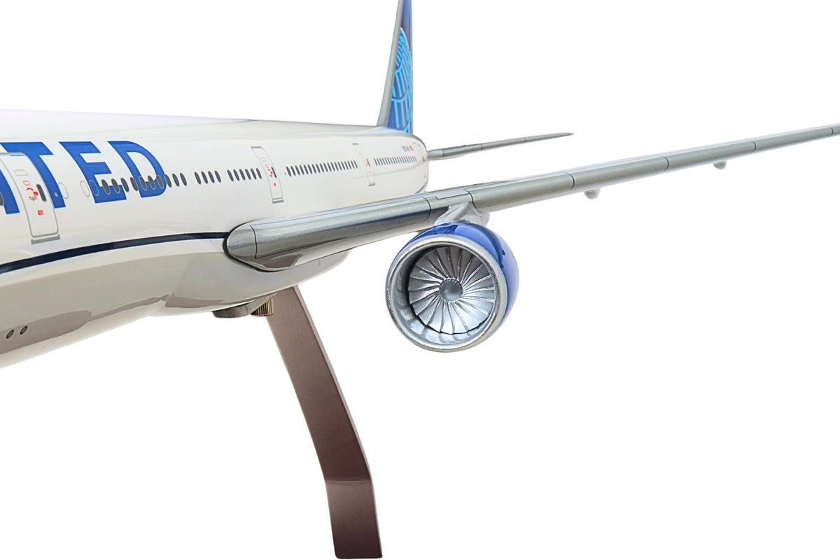SkyMarks Elite SKG41410 1:100 United Airlines 777-300ER N2749U