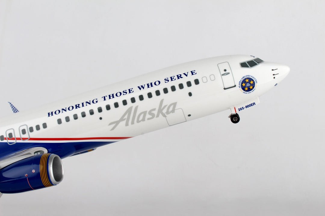 SkyMarks Elite SKR8267 1:100 Alaska 737 - 900 N265AK "Honoring Those Who Serve"