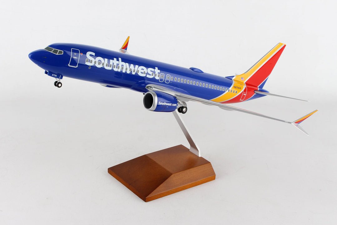 SkyMarks Elite SKR8268 1:100 Southwest Boeing 737 Max 8 N8706W