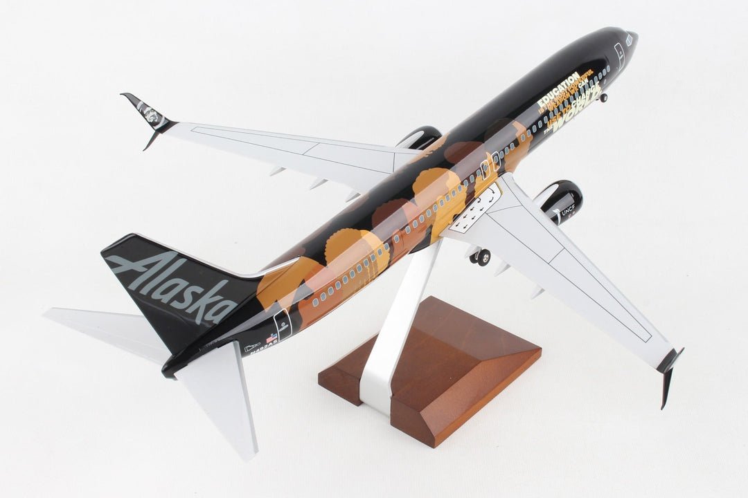 SkyMarks Elite SKR8287 1:100 Alaska 737 - 900 N492AS "Commitment"