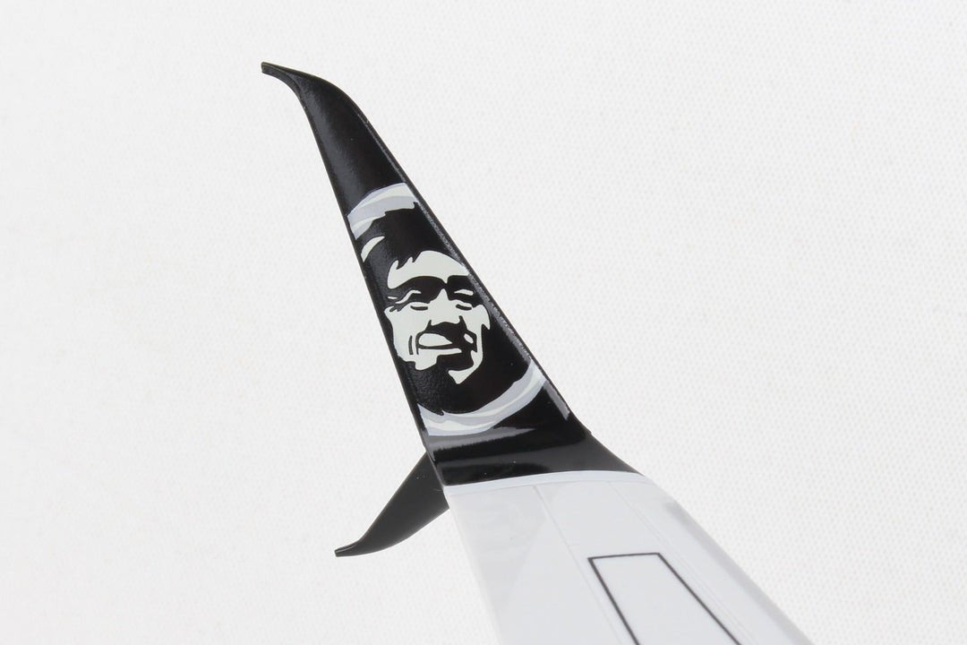 SkyMarks Elite SKR8287 1:100 Alaska 737 - 900 N492AS "Commitment"