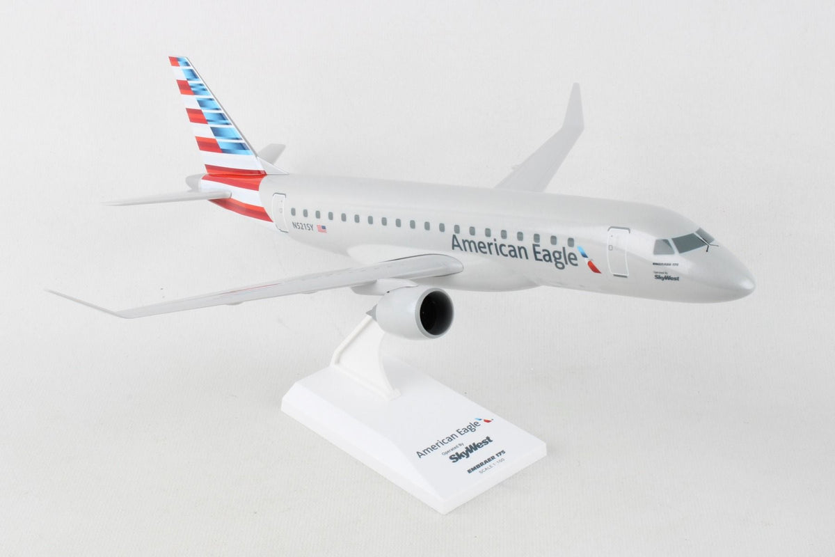Skymarks SKR1132 1:100 American Airlines/Skywest ERJ - 175