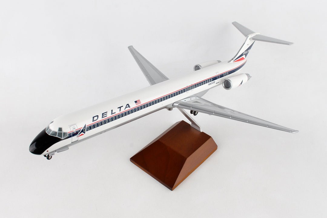 SkyMarks SKR8602 1:100 Delta MD - 80 Widget Livery