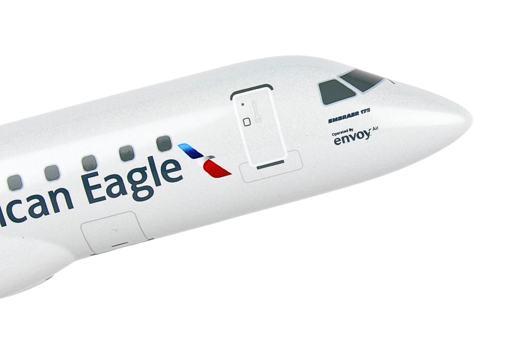 SkyMarks SKR902 1:100 American ERJ - 175 Envoy