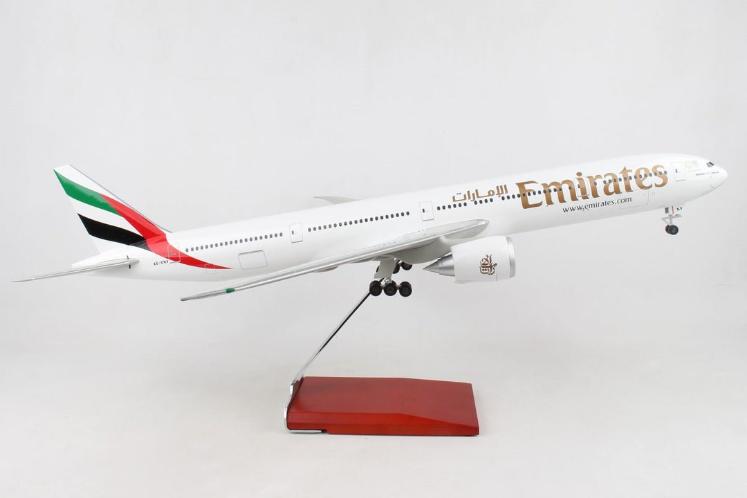 SkyMarks SKR9402 1:100 Emirates 777 - 300ER Expo