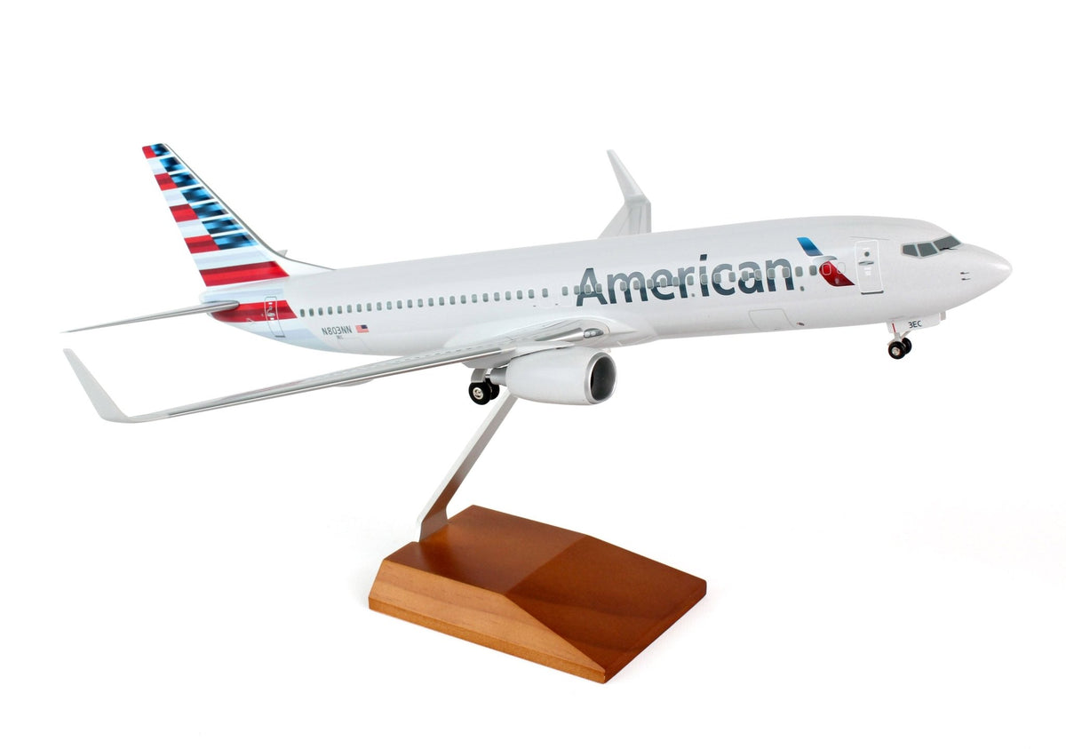 SkyMarks Supreme SKR8244 1:100 American Airlines Boeing 737 - 800 N803NN