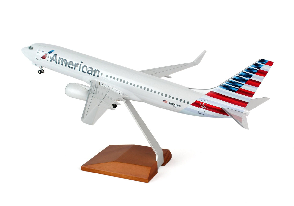 SkyMarks Supreme SKR8244 1:100 American Airlines Boeing 737 - 800 N803NN