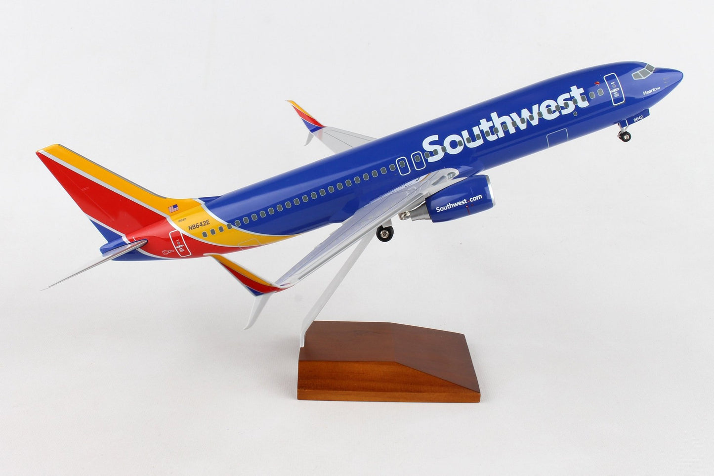 Skymarks Supreme SKR8250 1:100 Southwest Boeing 737 - 800 N8642E