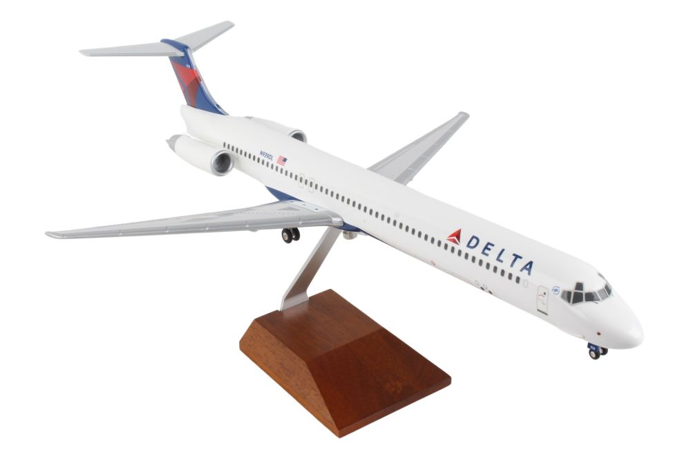 SkyMarks Supreme SKR8607 1:100 Delta MD - 80