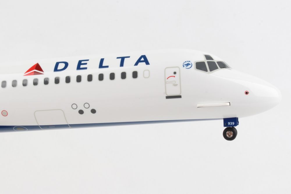 SkyMarks Supreme SKR8607 1:100 Delta MD - 80