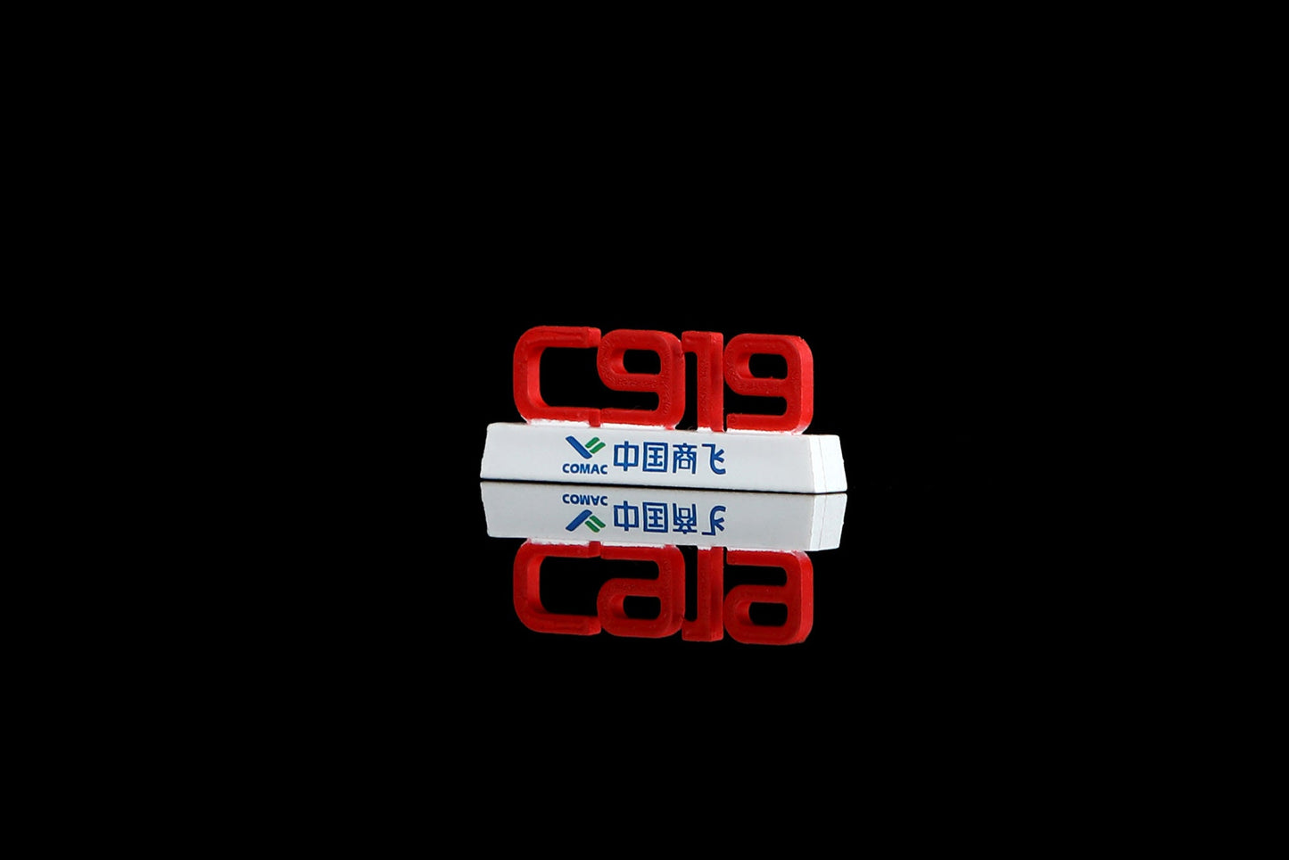 SQ Wings C20001 1:200 C919 "Boarding Stairs ×2 + Display Podium ×3"