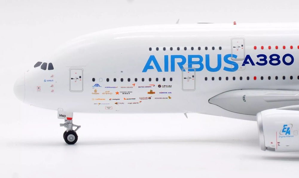 SQ Wings L2009 1:200 Airbus A380 F - WWDD House Colors "Love at First Flight"
