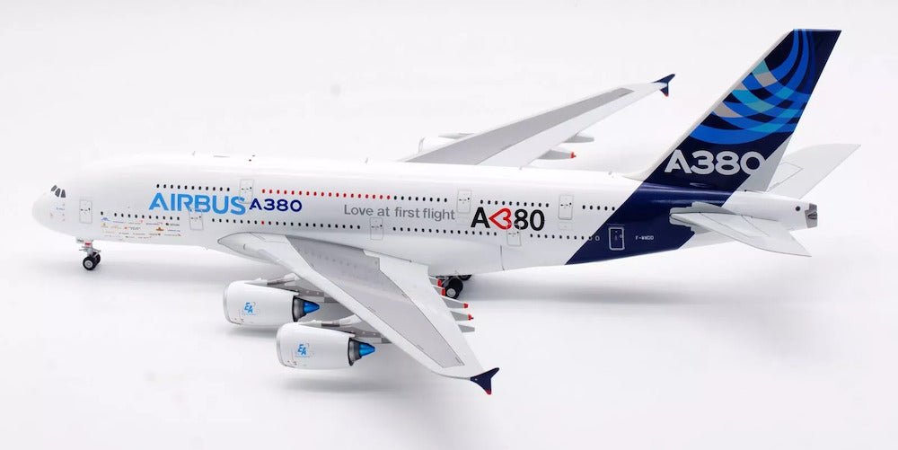 SQ Wings L2009 1:200 Airbus A380 F - WWDD House Colors "Love at First Flight"