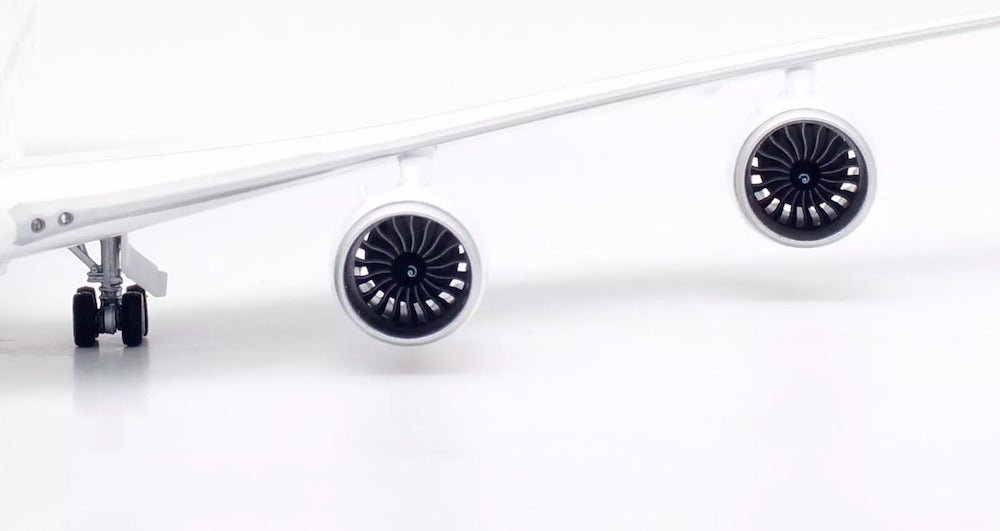 SQ Wings L2054 1:200 Boeing B747 - 8 Lufthansa D - ABYA