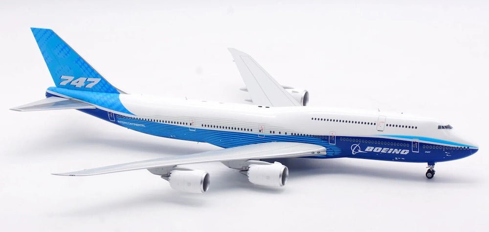 SQ Wings L2072 1:200 Boeing B747 - 8 Boeing House Dreamliner Colors