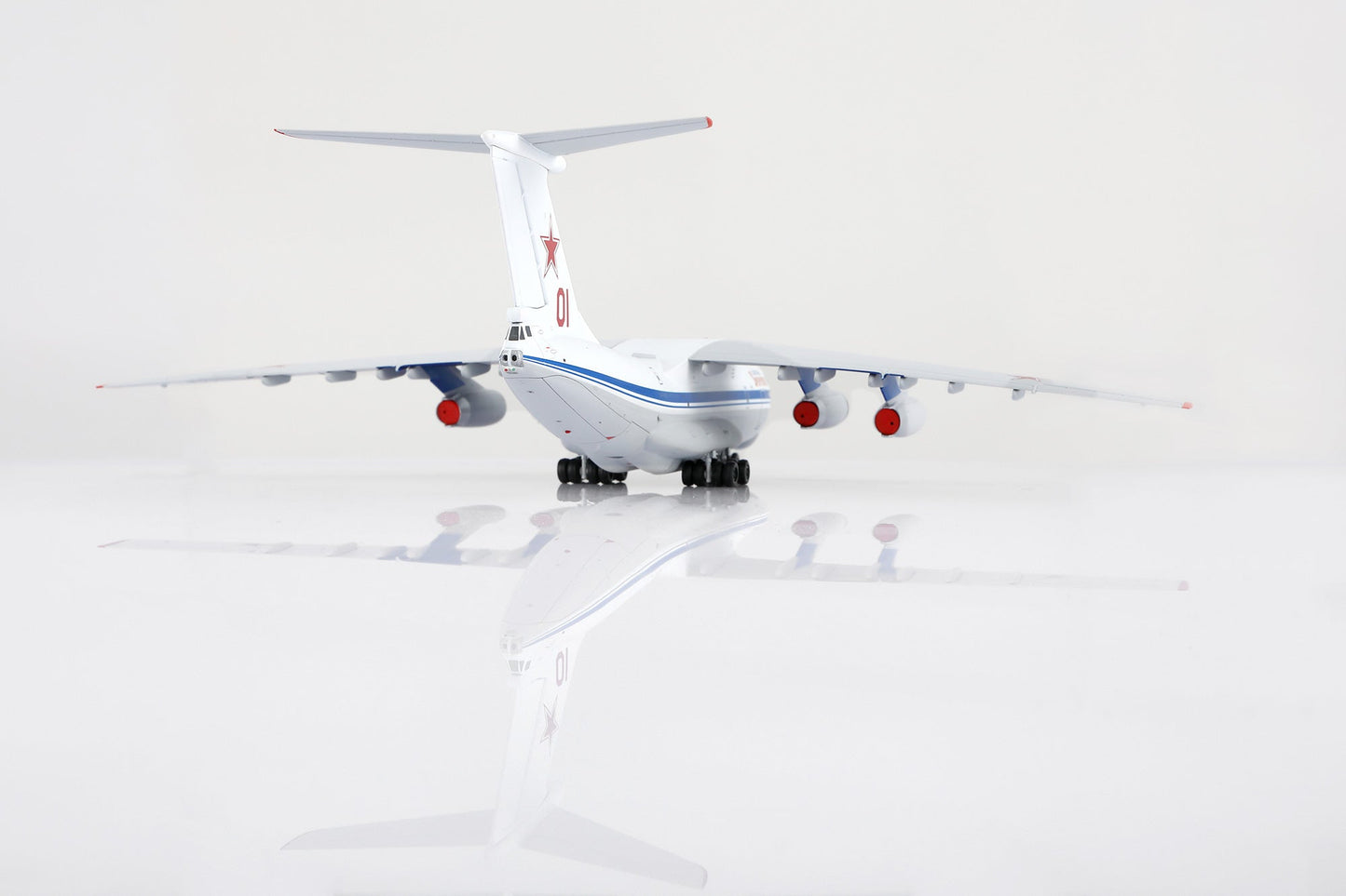 SQ Wings L2095 1:200 Russian Air Force IL-76 Red 01