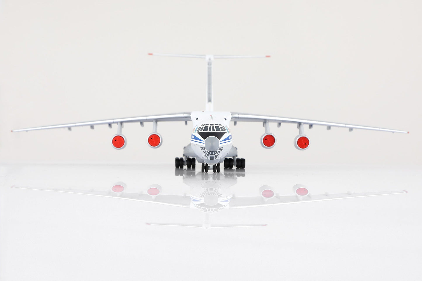 SQ Wings L2095 1:200 Russian Air Force IL-76 Red 01