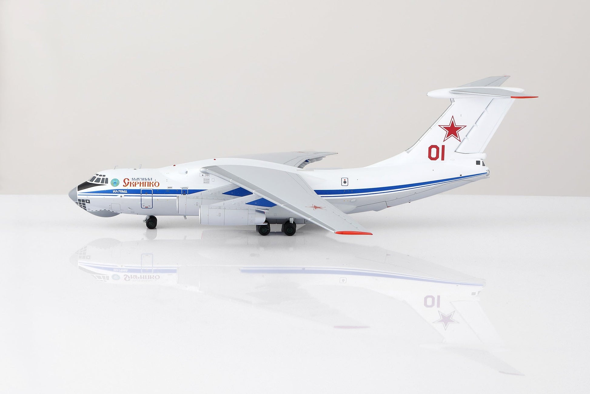 SQ Wings L2095 1:200 Russian Air Force IL-76 Red 01