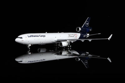 SQ Wings L2104FD 1:200 Lufthansa Cargo McDonnell Douglas MD-11 D-ALCC "Thank you MD-11, Farewell" "Flaps Down"