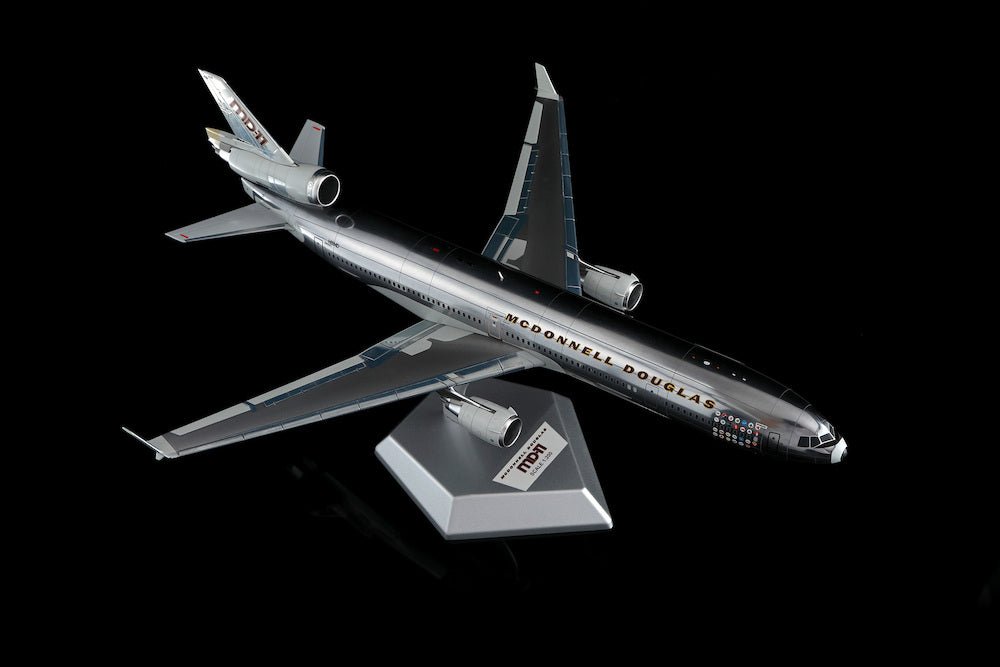 SQ Wings L2105 1:200 McDonnell Douglas MD - 11 N111MD